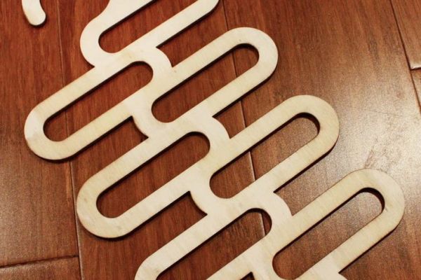 6d4ad59c99d02e406683320b2a5c3435-laser-cutter-projects-scarf-holderDF4BC66F-F184-5A21-7D0B-3600608E2261.jpg