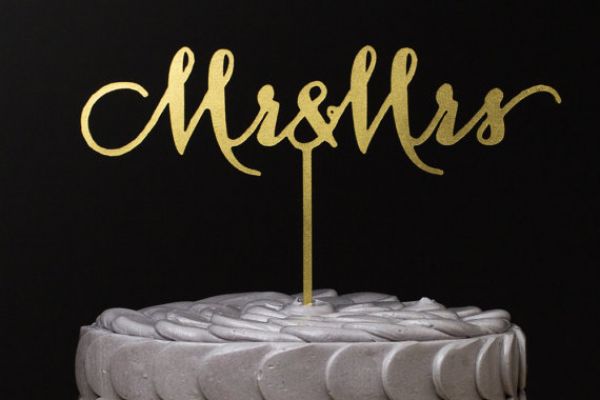mr-and-mrs-wedding-cake-topper-gold-metallic1284CE8E-2B58-5B19-4F5B-C695D585FE22.jpg