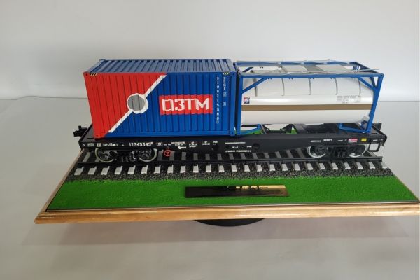 oztm-8B9BE9CB8-BA31-708E-60E4-494B0C04CF93.jpg